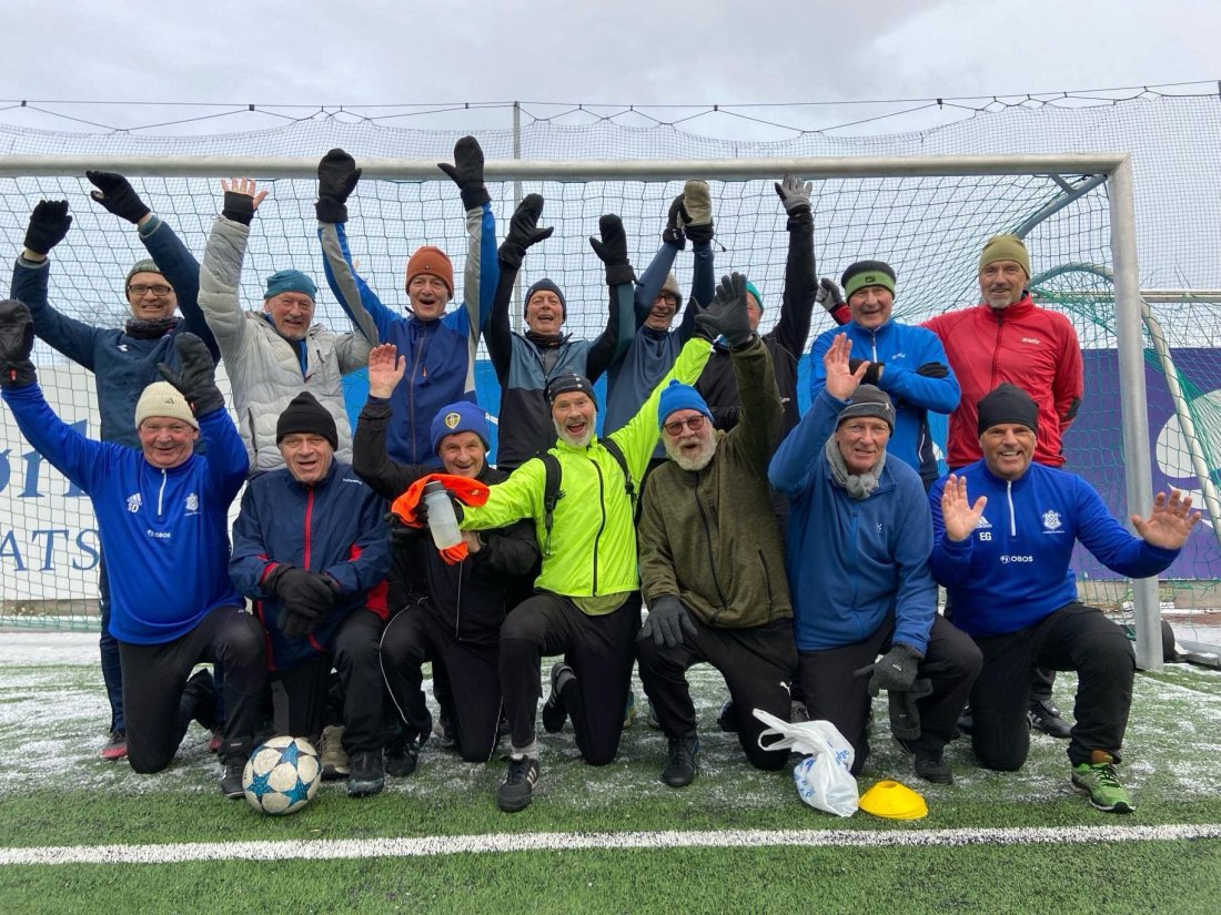 En livat gjeng, mannskapet til Asker GåFotball!