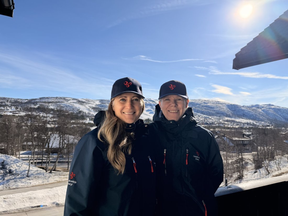 Kundesjef Siv Nesfossen og markedssjef Kristina Lundstedt ser frem til samarbeidet med Asker Fotball!